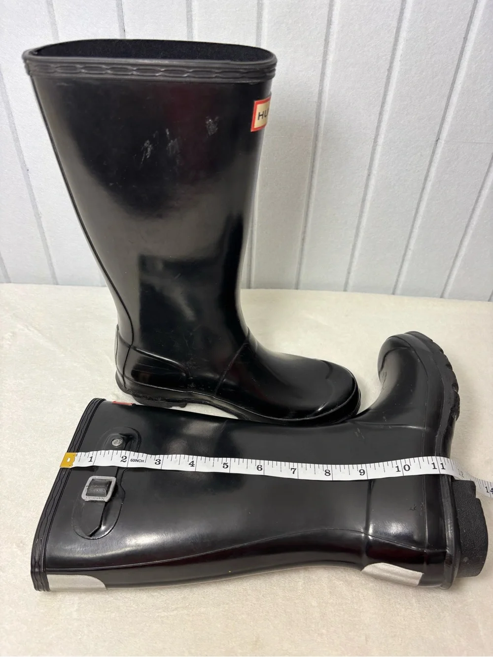 Hunter glossy black